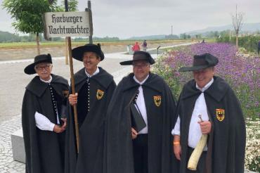 Auf dem Bild zu sehen, die Harburger Nachtwächter 