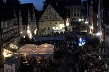 Die Freiwillige Feuerwehr Oettingen, der Lauftreff des TSV Oettingen und die Stadt Oettingen luden zu einem Tag voller Action und Unterhaltung ein.