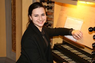 Am 3. Oktober findet in der Nördlinger St. Georgskirche ein Orgelkonzert mit Tara Baginets statt. 