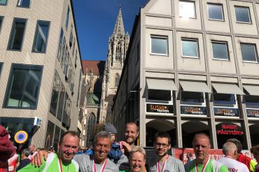 Nördlinger Läufer vor dem Ulmer Münster