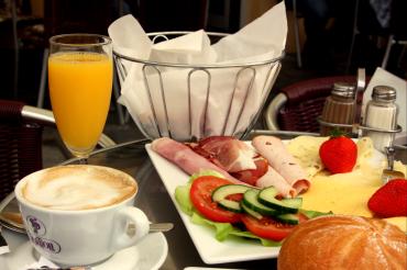Das Bild zeigt ein Frühstück
