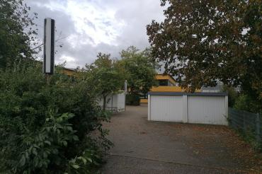 Das Bild zeigt die Realschule Heilig-Kreuz in Donauwörth