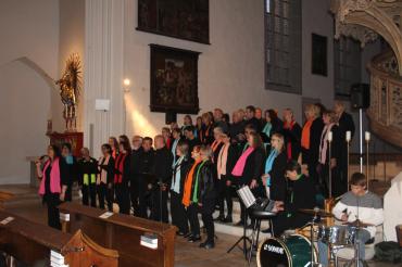 Das Bild zeigt das Benefizkonzert in St. Salvator
