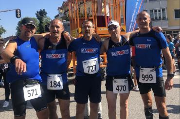 Das Bild zeigt 5 Läufer der LG Märchenwald