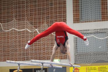 Starke Vorstellung am Barren: TSV-Kapitän Lukas Schlotterer.