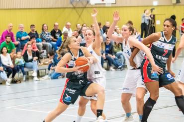 Youngster Steffi Sachnovski mit ihren ersten offiziellen Punkten im Angels-Trikot