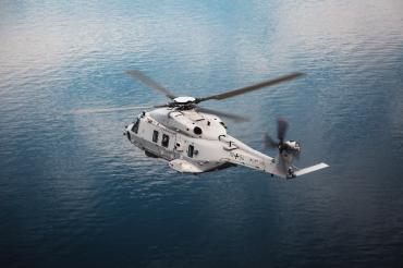Das Bild zeigt den ersten NH90 Sea Lion von Airbus Helicopters.