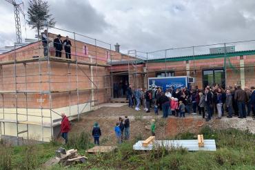 In Schäfstall wurde der Hebauf für das neue Dorfgemeinschafts- und Feuerwehrhaus gefeiert