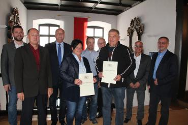 Das Bild zeigt von links: Jürgen Leberle, Armin Romano, Oberbürgermeister Hermann Faul, Bettina Bauer, Frank Schmidtkunz, Bernhard Kugler, Wolfgang Strauß, Karl-Heinz Bschorer und Martin Bickelein.