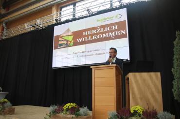 Erwin Taglieber bei der Begrüßung