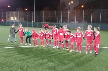 Das Bild zeigt den TSV 1896 Rain bei einem Auswärtsspiel