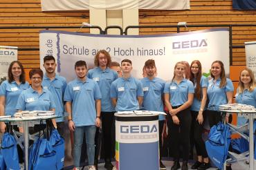 Azubis und Ausbilder von Geda