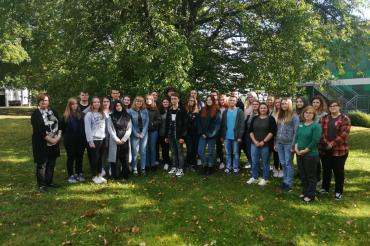 29 Auszubildende begannen Anfang Oktober ihre Ausbildung an der Berufsfachschule für Gesundheits- und Krankenpflege des gKU in Donauwörth.