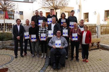 Das Bild zeigt die Ehrung langjähriger Mitarbeiter der Ohnhäuser GmbH