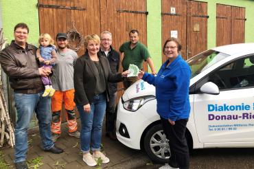 Das Bild zeigt von l. n. r. Anton Förschner, Sofia Förschner, Stefan Leiß, Elke Hubel, Heinrich Müller, Dieter Hubel, Claudia Holzmeier