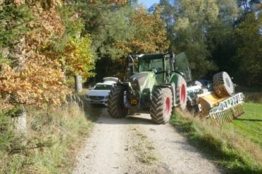 Bei dem Unfall bei Monheim entstand hoher Sachschaden. 