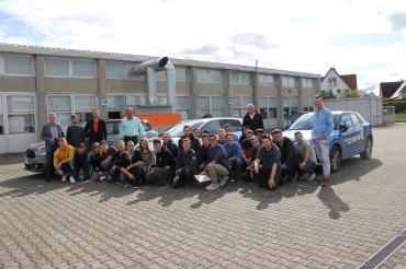 Die Klasse MIM 12b mit stehend v.l. Gerhard Kilian, Roman Hübner, Christian Simon, Joachim Neuner, Gottfried Pollaschek und Bernd Meyer