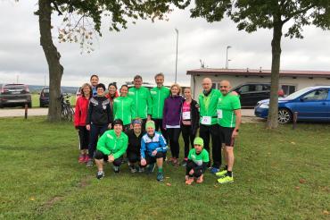 Auf dem Foto vorne von links: Birgit Minder, Sabine Baum, Anneliese Zinke und Elia Giuseppe Pacini; dahinter von links Ursula Ernst, Anton Keplinger, Andrea Grimmeisen, Petra Rebl, Danilea Gaag, Horst Leberzammer, Karl Oßwald, Monika Rasche, Marie Wagner, Michael Dambacher und Francesco Pacini