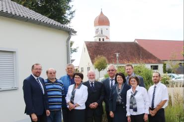 Das Bild zeigt von links nach rechts: Hermann Häfele (1.Vors.), Dieter Deffner, Dieter Mack (beide Beisitzer) Gerlinde Schenk (Frauenbeauftragte) Theo Frey (Beisitzer), Karl Essig (stellv. Vors.), Irmgard Riedel (stellv. Vors. u. Kassiererin), Robert Meyer (Beisitzer), Renate Thum (Schriftführerin), Jürgen Stippler (Vertr. d. jüngeren Mitglieder)