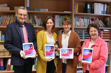 Spendenübergabe i-Pads