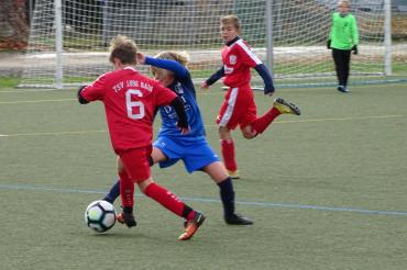 Spieler des TSV Rain gegen den SV Bergheim