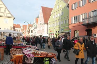 Besucher auf dem Wintermarkt