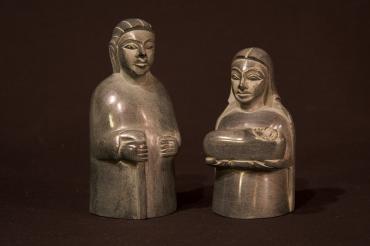 Das Bild zeigt Krippenfiguren aus Kenia.