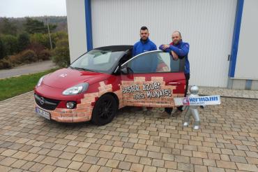 Das Bild zeigt den besten Azubi des Monats der Bauinnung Donau-Ries.