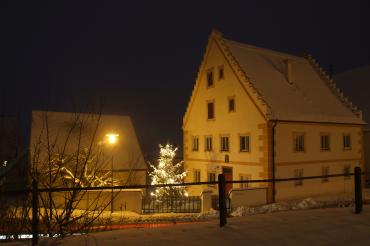 Das Bild zeigt den Pfarrhof in Hochaltingen