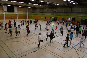 Eltern und Schüler am Sportelternabend