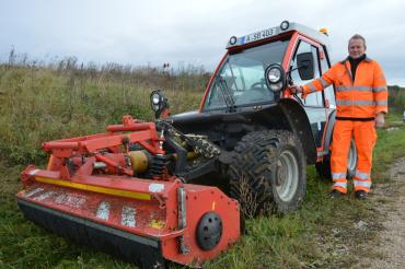 Das Bild zeigt den Straßenwärter Theo Jung