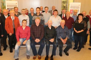 Das Bayerische Rote Kreuz lud 151 treue Blutspenderinnen und Blutspender in die Wallfahrt nach Wemding zu einem Ehrungsabend ein. Es kamen Blutspender, die bereits 50, 75, 100, 125 und viermal sogar 150-mal ihr Blut gespendet haben. 