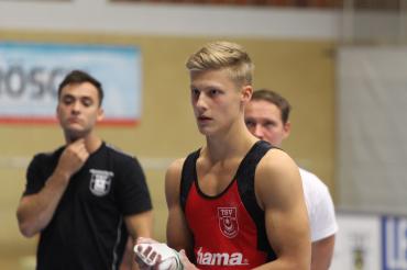 Konzentrierter Blick von Sascha Wilhelm zum Saisonendspurt