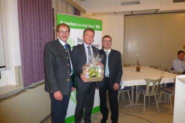 Auf dem Bild zu sehen (von links): Kreisobmann Karlheinz Götz, Carl-Wilhelm von Butler, stellv. Kreisobmann Simon Michael. 