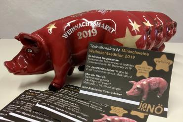 Der Stadtmarketingverein verlost auch dieses Jahr wieder 4 Schweinchen der SoGsellSo-Weihnachtsedition 2019.