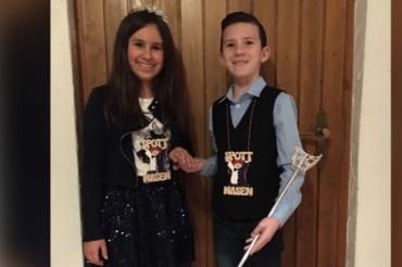 Zepter und Krone haben nun das Kinderprinzenpaar Laura I. (Gerstmeier) und Felix I. (Jahnel) übernommen. 