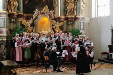 Das Bild zeigt ein Konzert des HeimatChores DonauRies.