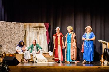 Das Bild zeigt das Theaterstück "Die Weihnachtsgeschichte".