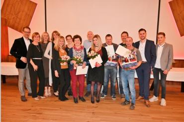 Das Bild zeigt die Mitarbeiterehrung von Interliving karmann.