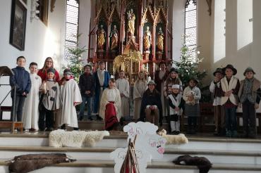 Die Kinder bei ihrem Krippenspiel 