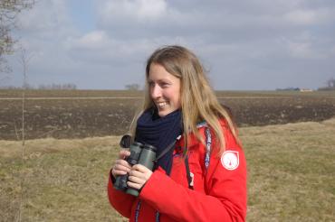 Auf dem Bild zu sehen ist die Gebietsbetreuerin Judith Kronberg.
