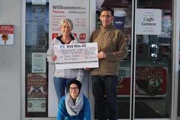 Manu Kaußen (Tierheimleitung), Harald Valeri (Totalstation) und Steffi Hutner (Tierpflegerin)