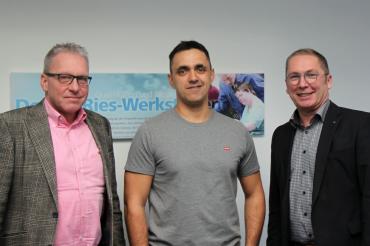 Von links: Manfred Steger (stellv. Geschäftsführer Lebenshilfe), Paul Diel (Geschäftsführer Dellen Diel) und Günter Schwendner (Geschäftsführer Lebenshilfe)