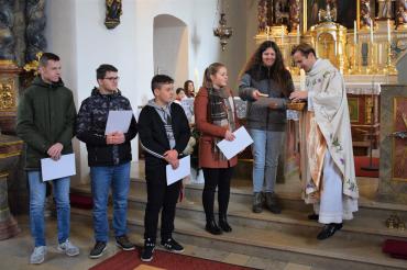 In der Pfarrei St. Vitus Huisheim wurden beim letzten Sonntagsgottesdienst des Kirchenjahres, fünf Ministranten verabschiedet. 