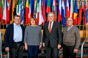 Markus Ferber, MdEP mit Helmut (links) und Irene Beck (Riesbürg) sowie Josef Hofmann (Daiting) im Europäischen Parlament in Straßburg. 