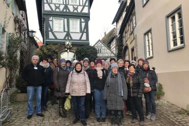 94 Landfrauen aus dem Donau-Ries-Kreis besuchten mit ihrer Kreisbäuerin Ruth Meißler den Altdeutschen Weihnachtsmarkt in  Bad Wimpfen. 