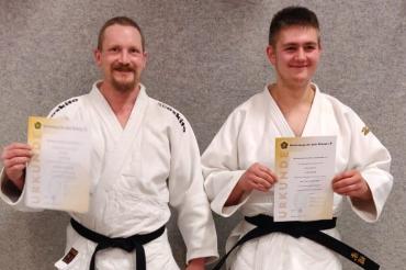 Zwei Kämpfer der JST Riesbürg