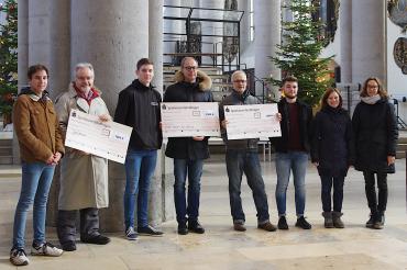 Jonathan Bibl (Schüler des THG), Roland Neumann („Jambozuri“), Michael Stolch (Schüler des THG), Martin Stumpf („Vier Steine für Afrika“), Matthias Schwarz („Aidswaisen“), Paul Wagner (Teilnehmer des P-Seminars UNESCO), Daniela Vogler (UNESCO-Beauftragte des THG) und Andrea Wolf (Fachschaft Religion)