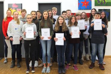 THG: Auszeichnung für die besten Schülerinnen und Schüler bei den Jahrgangsstufentests