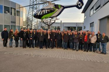 Werksführung beim größten Arbeitgeber der Region: 50 Mitglieder des Verein Deutscher Ingenieure (VDI), Bezirksgruppe Nordschwaben bei Airbus Helicopters in Donauwörth. 
